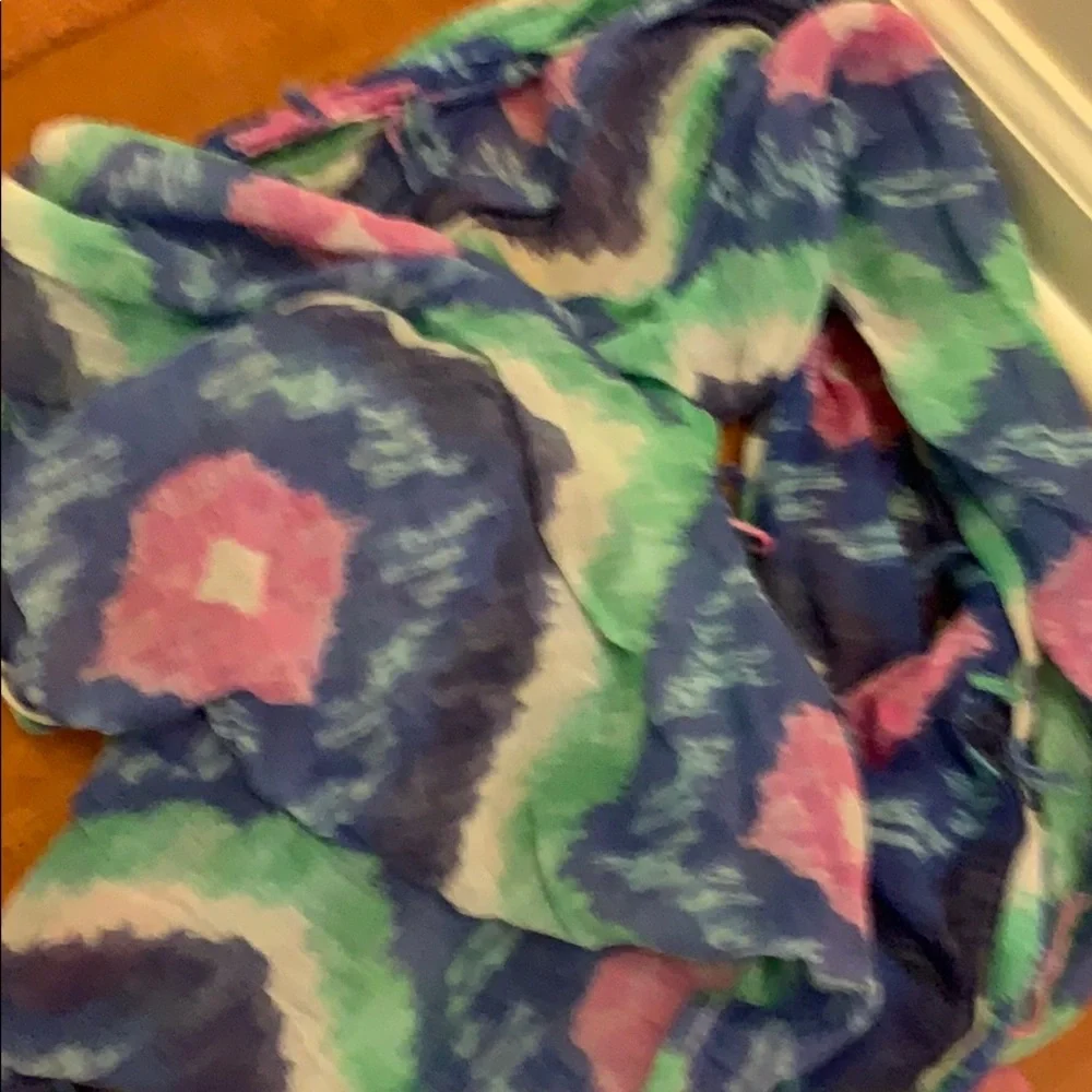 American Eagle Outfitters Scarves‎